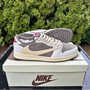 Jordan 1 Travis Scott